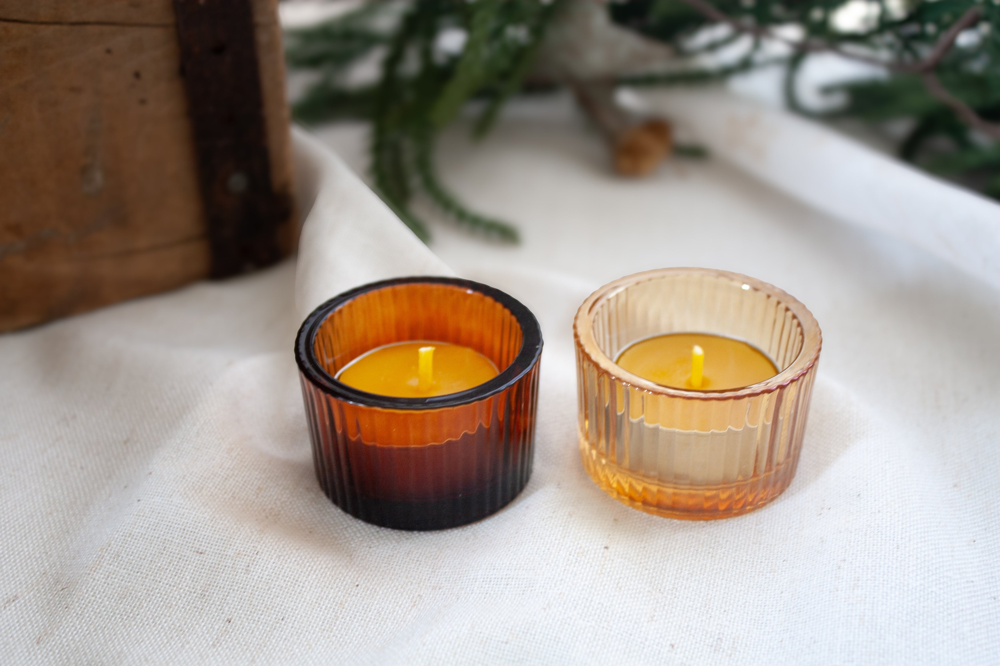Tea light holder with tea light