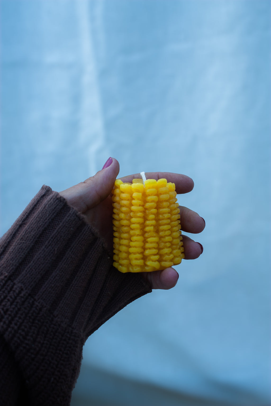 Pure beeswax half corn cob candle