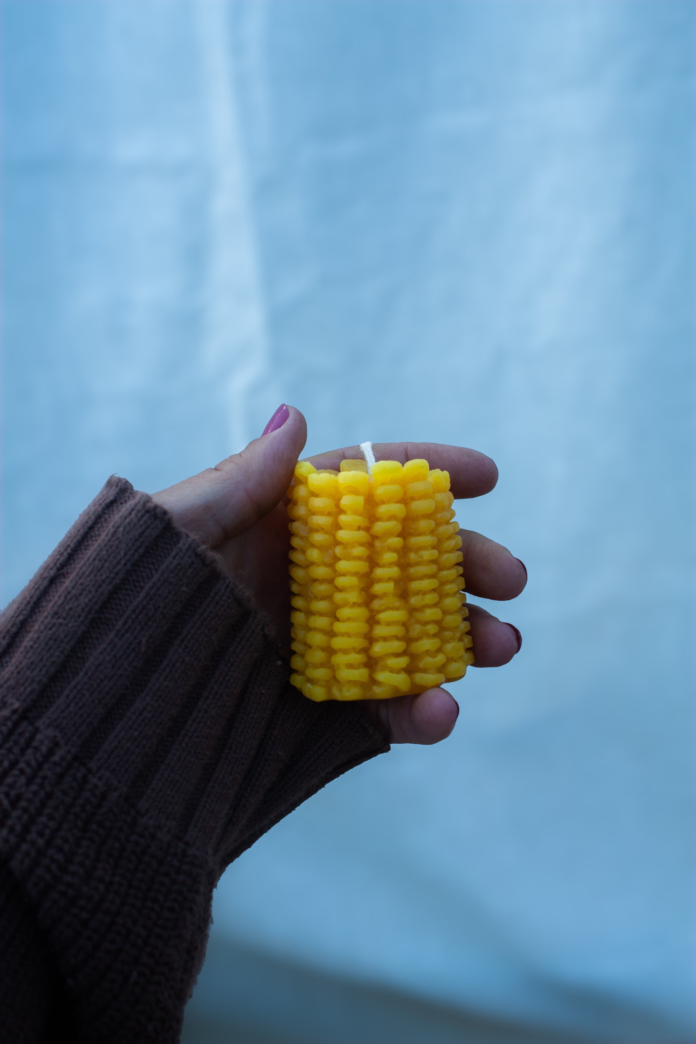 Pure beeswax half corn cob candle