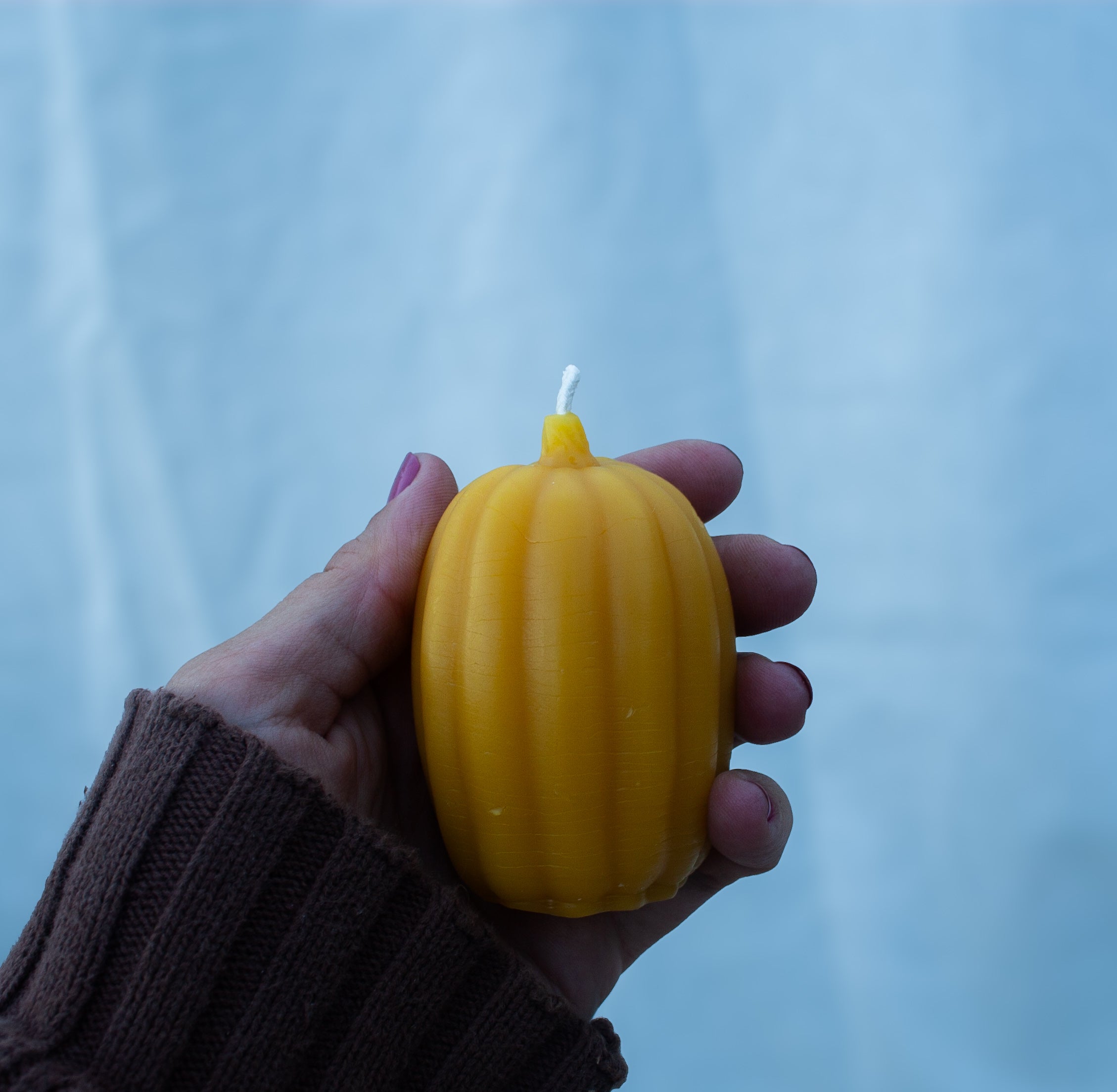 Pure beeswax gourd oval candle