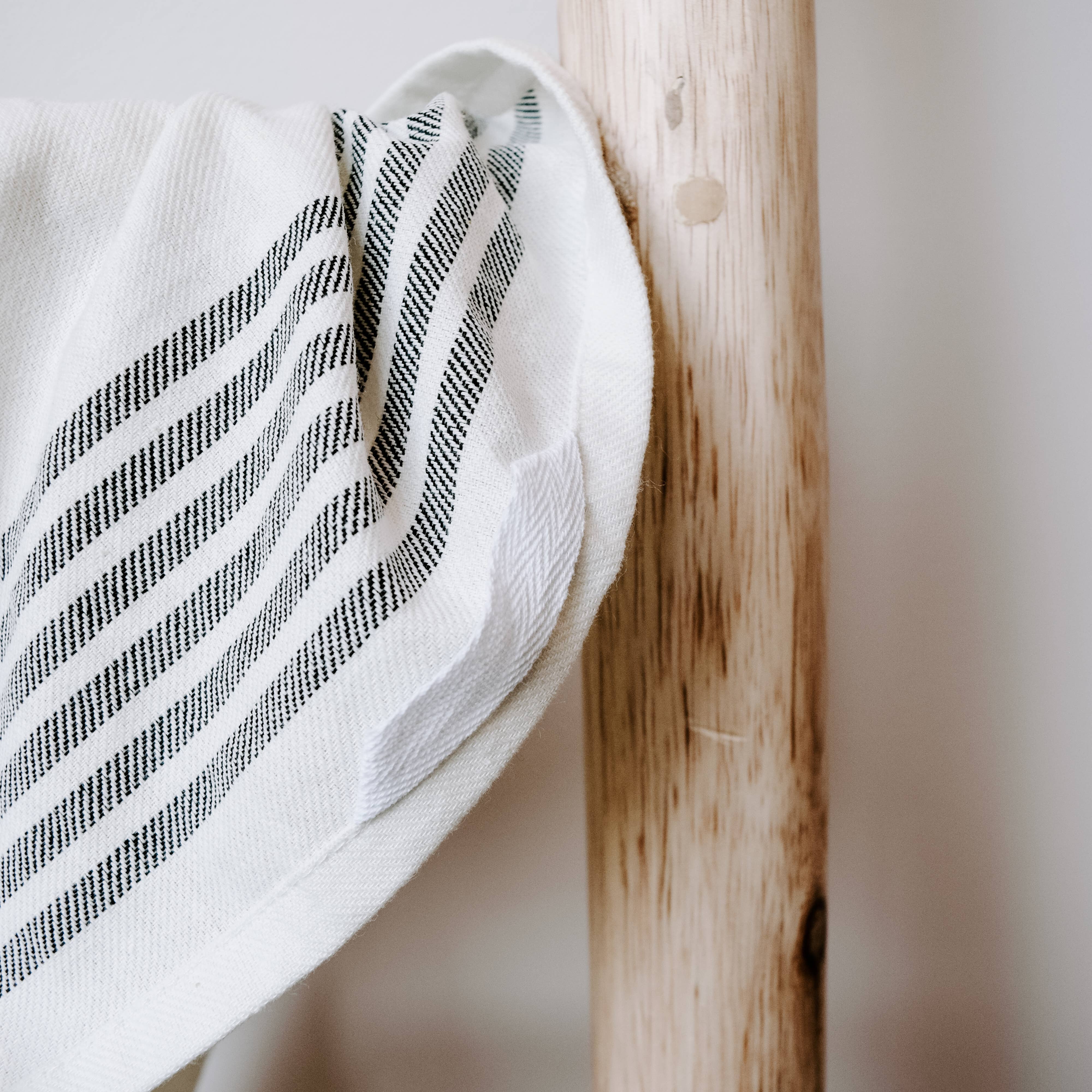 Striped 100% Cotton Hand Towe