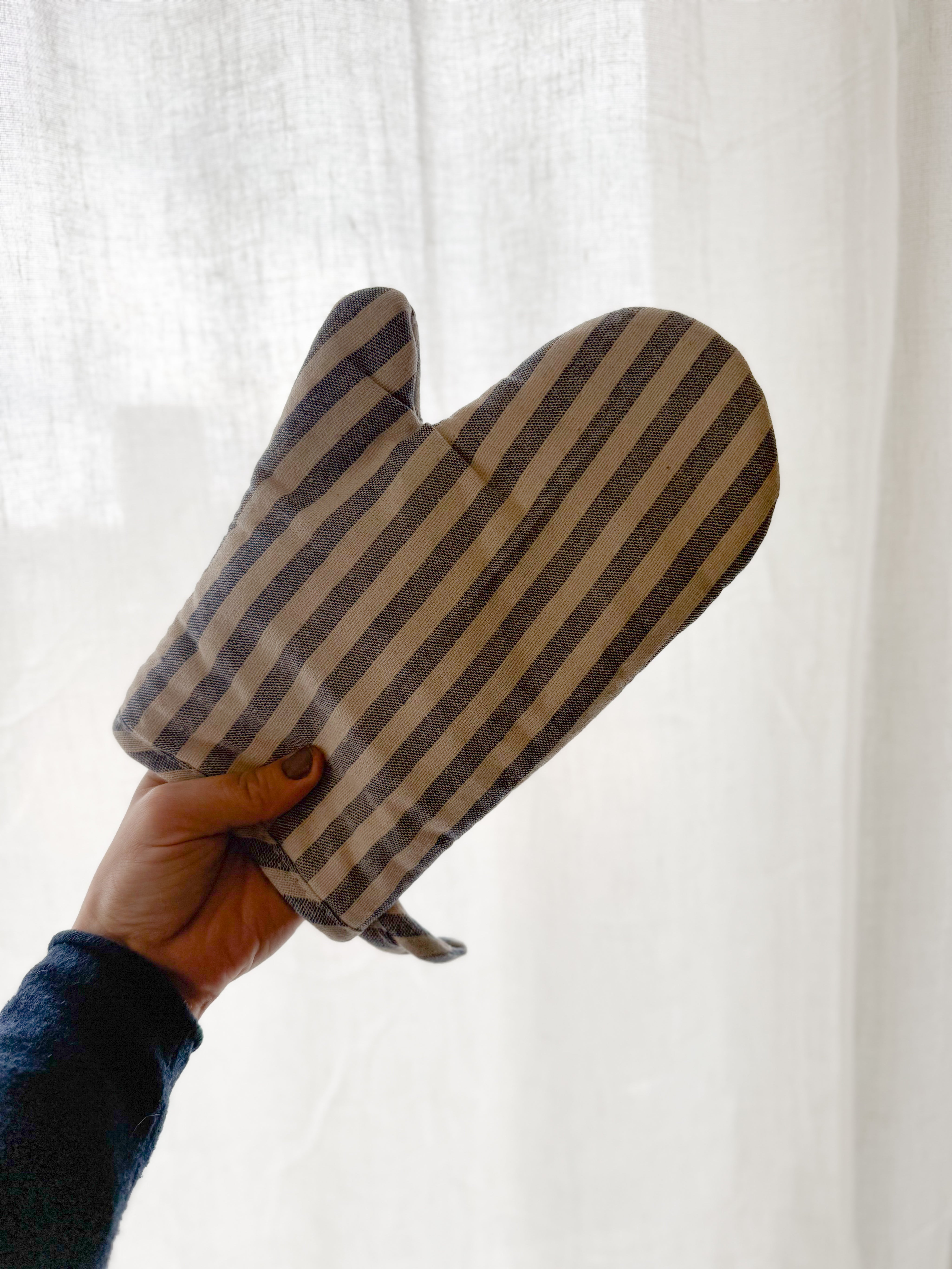 Stripe Oven Mitt