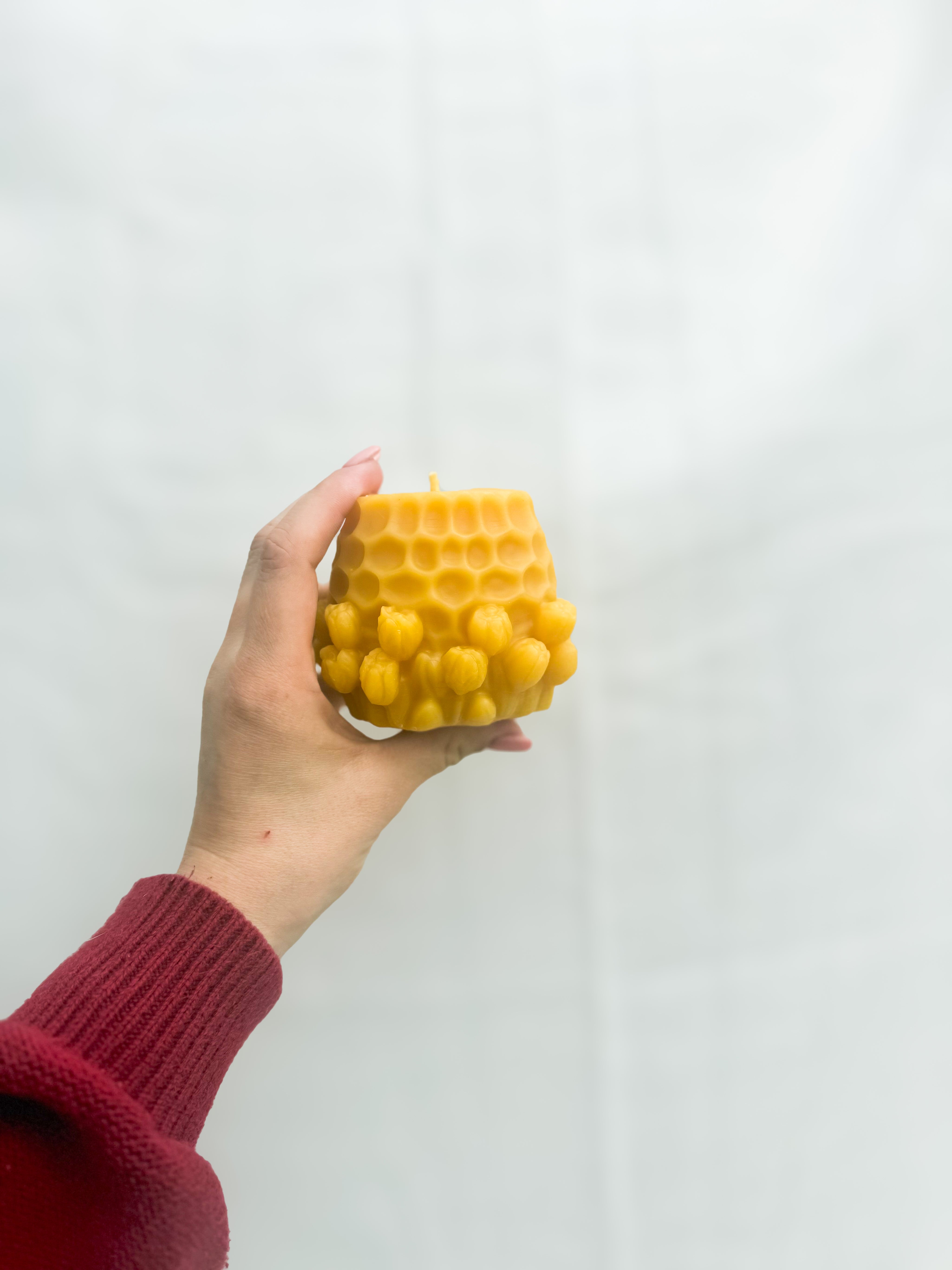 Honeycomb tulip pillar