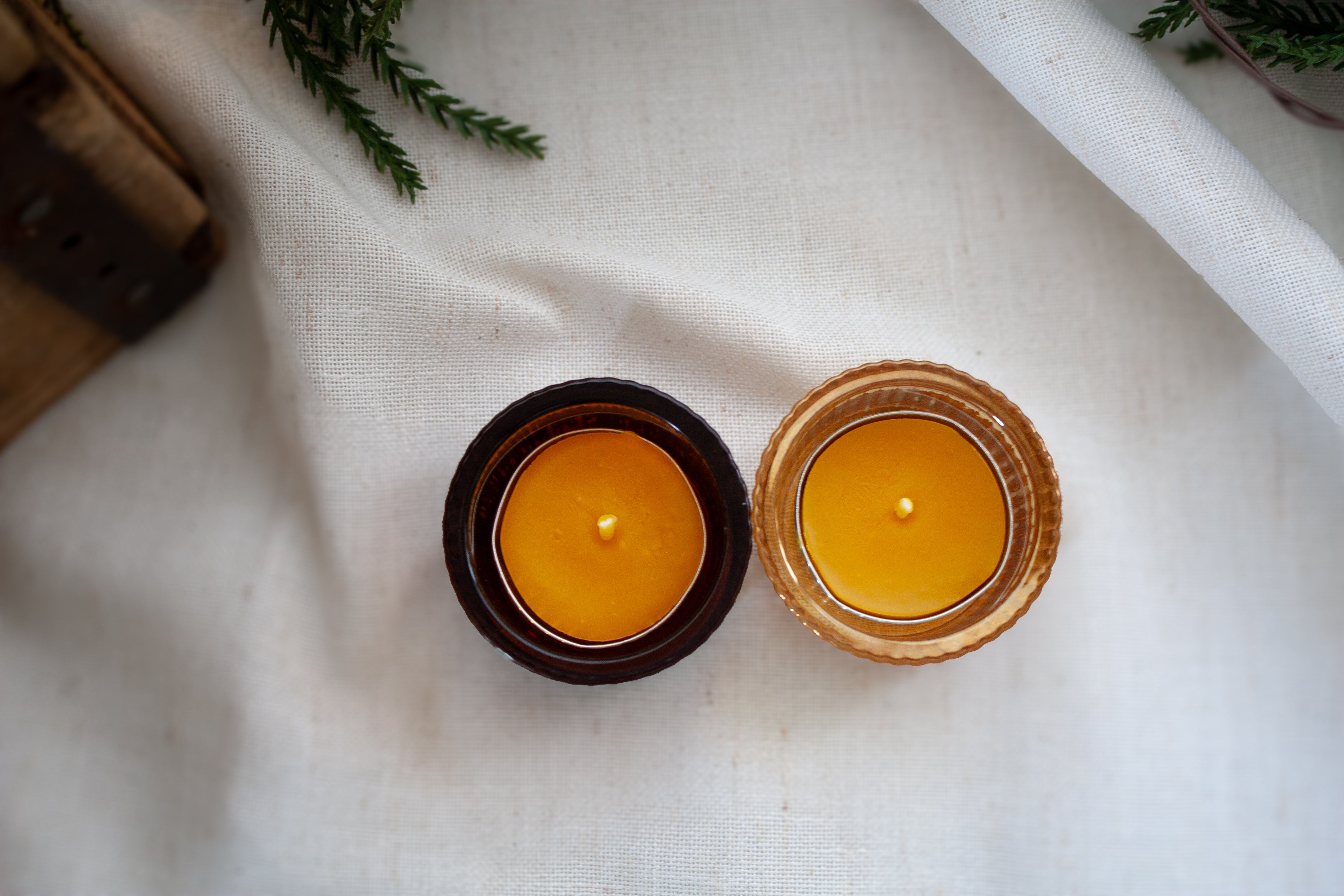Tea light holder with tea light